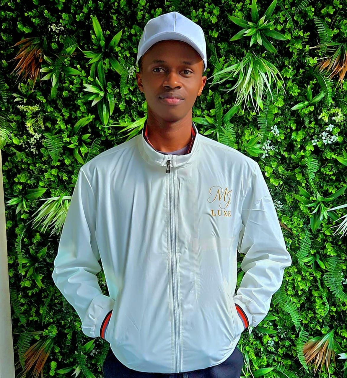 COLLAR STRIPPED JACKETS