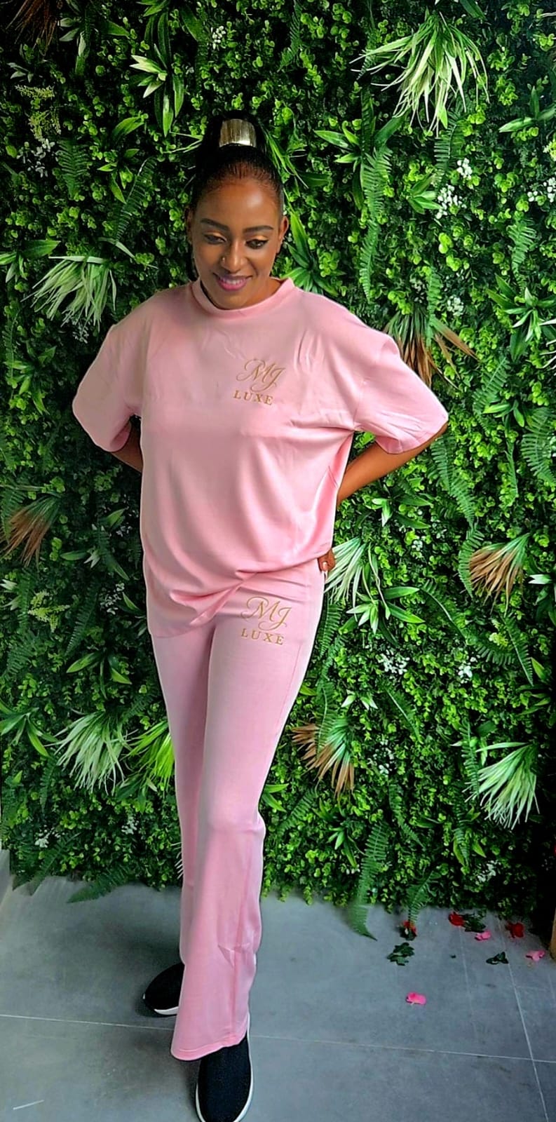 Lightweight comfort suit