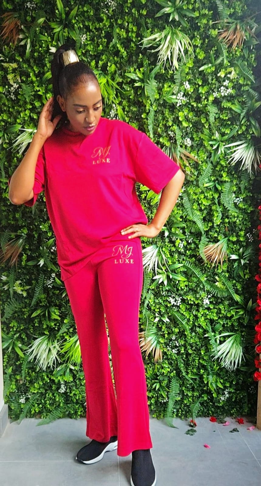 Lightweight comfort suit