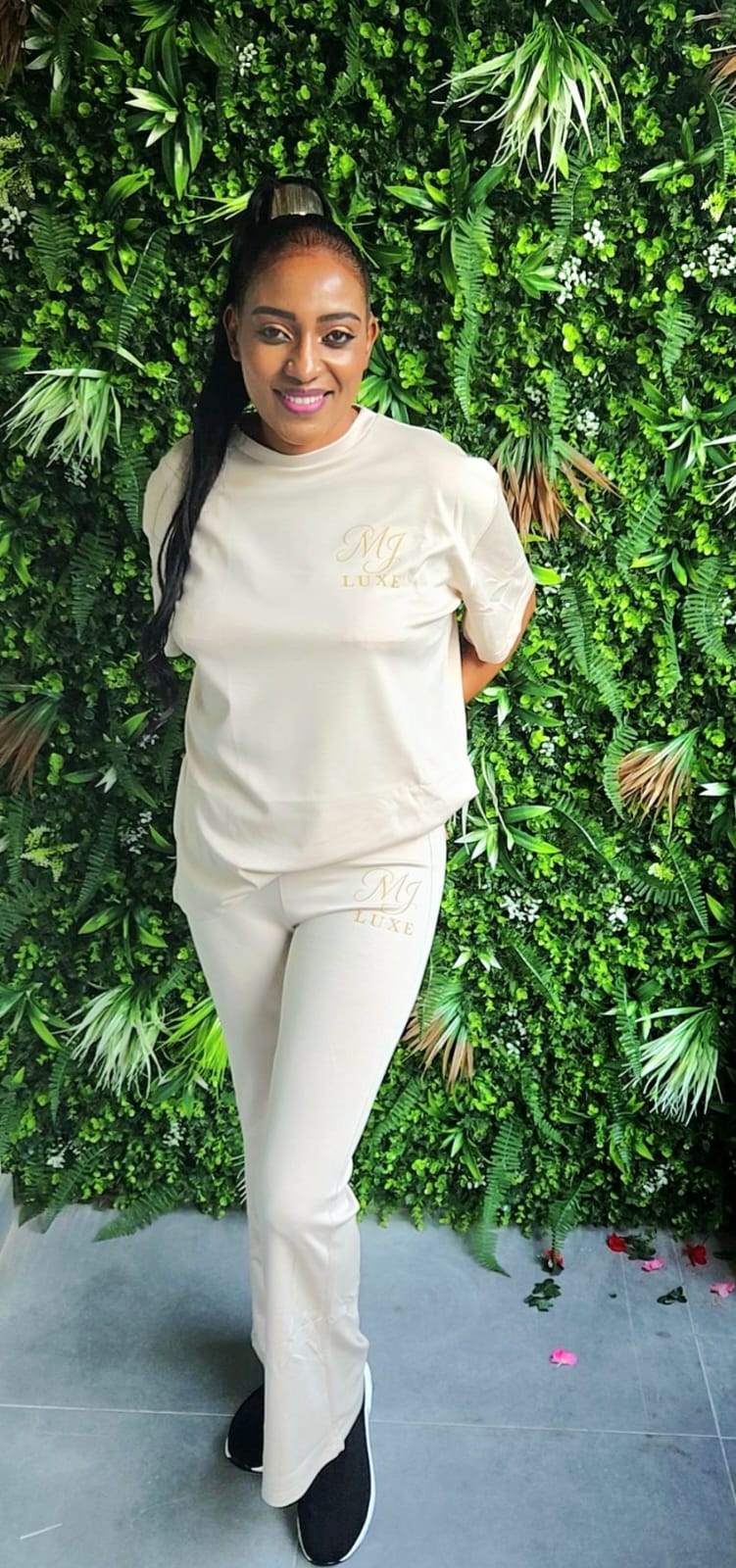 Lightweight comfort suit